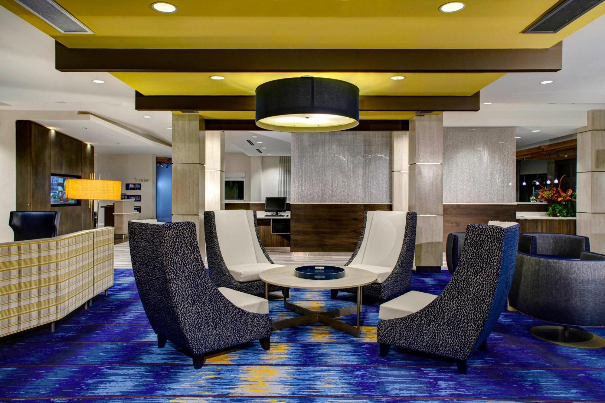 Courtyard By Marriott Carrollton Hotel Exterior foto