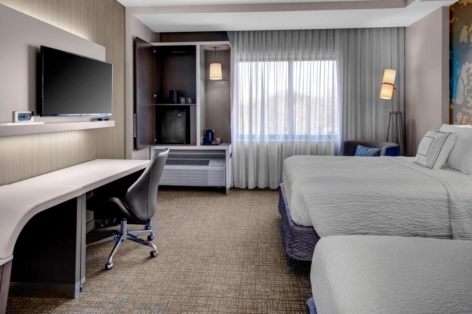 Courtyard By Marriott Carrollton Hotel Exterior foto