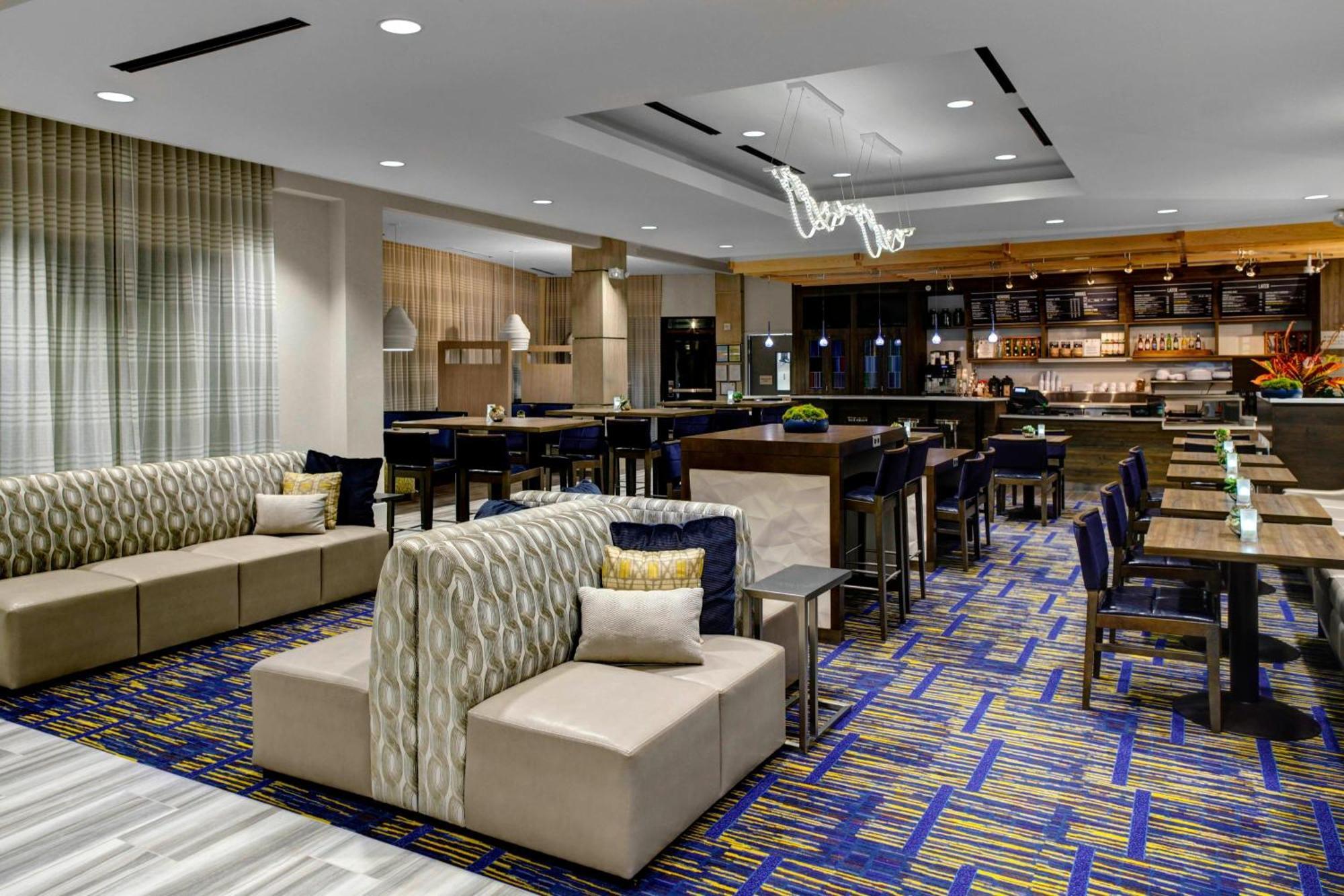 Courtyard By Marriott Carrollton Hotel Exterior foto