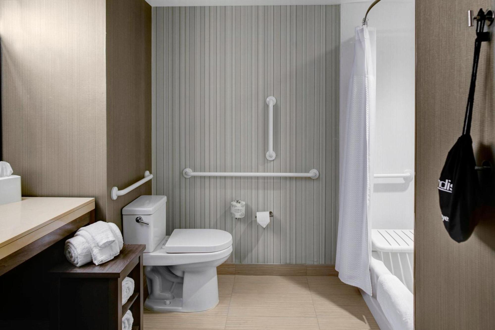 Courtyard By Marriott Carrollton Hotel Exterior foto