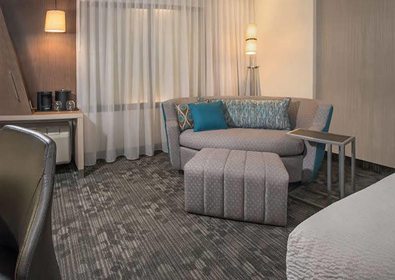 Courtyard By Marriott Carrollton Hotel Exterior foto